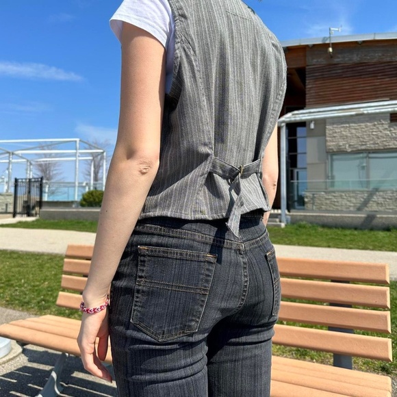 Pinstripe grey and white vest - Picture 5 of 5